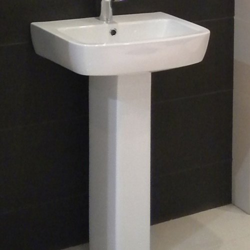 bathroom/FLO52PED - florence basin pedestal lifestyle
